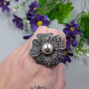 Fun And Sparkly Stretchy Band Vintage Cocktail Ring